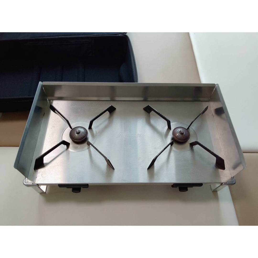 SOTO レギュレーター2バーナー GRID ST-526 中古ケース付き SOTO レギュレーター2バーナー GRID ST-526 中古ケース付き