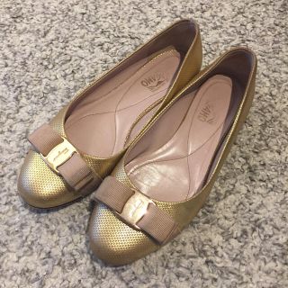 サルヴァトーレフェラガモ(Salvatore Ferragamo)のFerragamo フェラガモ リボン ゴールド バレエ ニコさま(バレエシューズ)