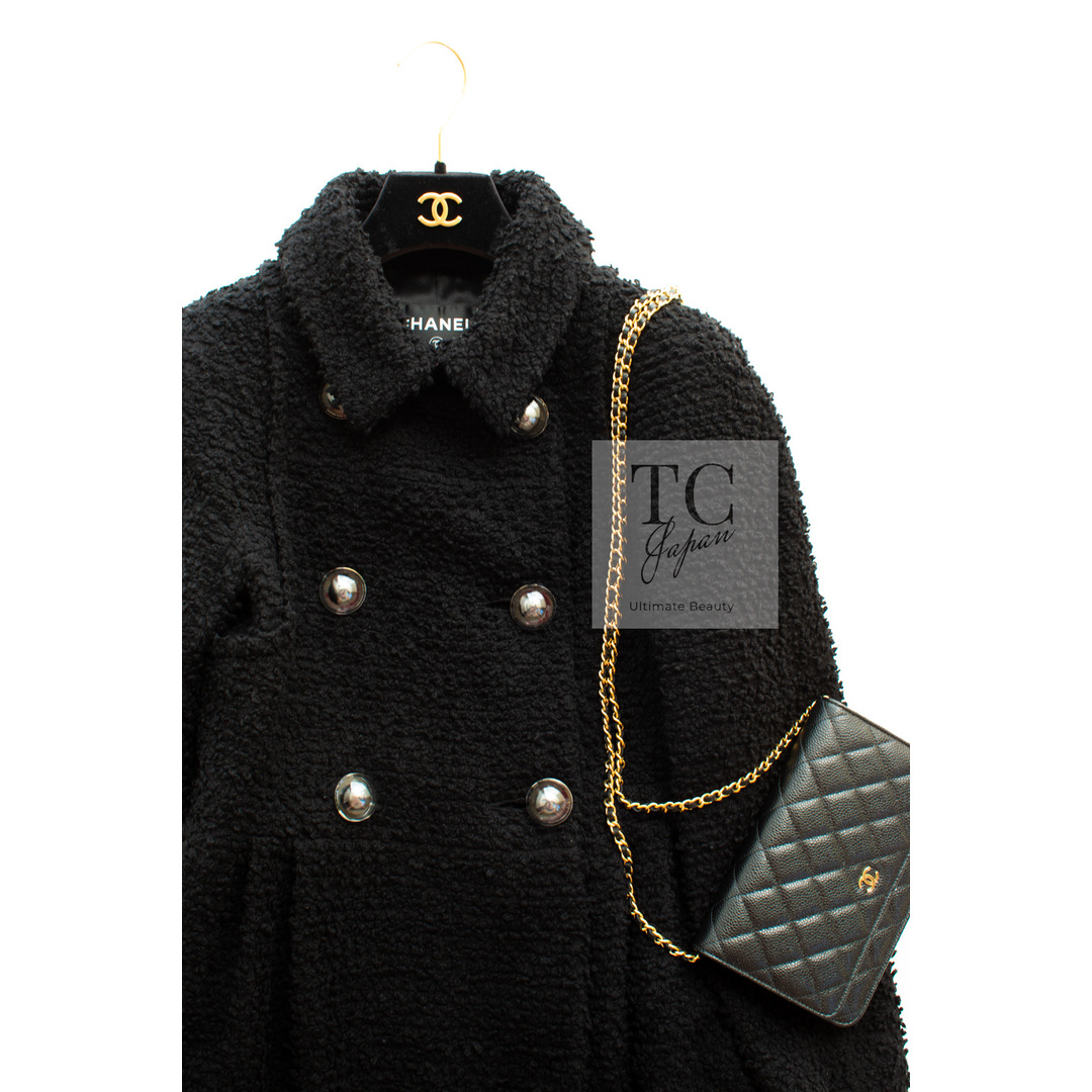 CHANEL - シャネル コート CHANEL ブラック CC ロゴ ビッグ CHANEL - シャネル コート CHANEL ブラック CC ロゴ ビッグ