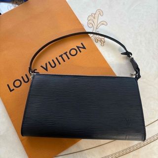 LOUIS VUITTON(ポーチ ・ ブラック/黒色系)のフリマアイテム一覧 LOUIS VUITTON(ポーチ ・ ブラック/黒色系)のフリマアイテム一覧