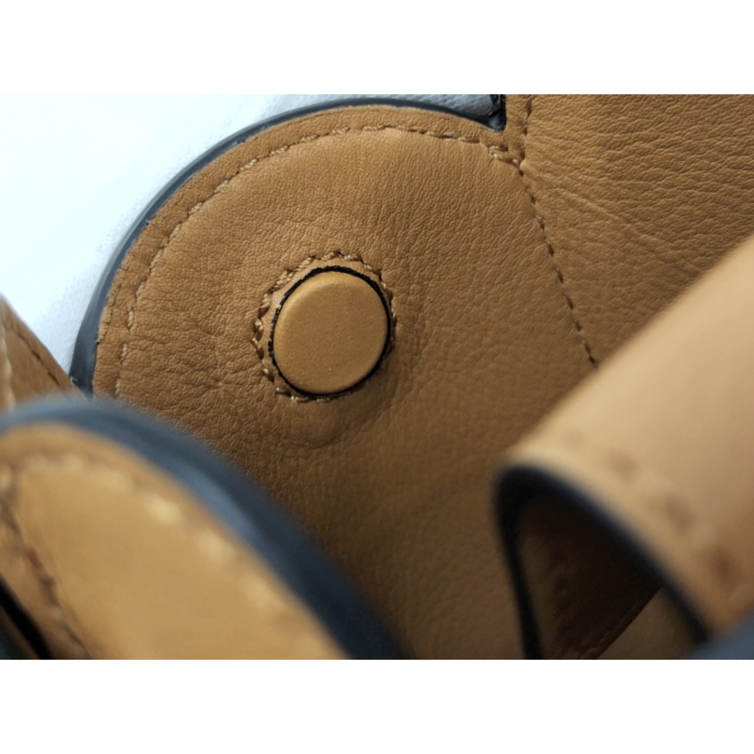 LOEWE - LOEWE ショルダーバッグ エレファント ポケット レザー LOEWE - LOEWE ショルダーバッグ エレファント ポケット レザー