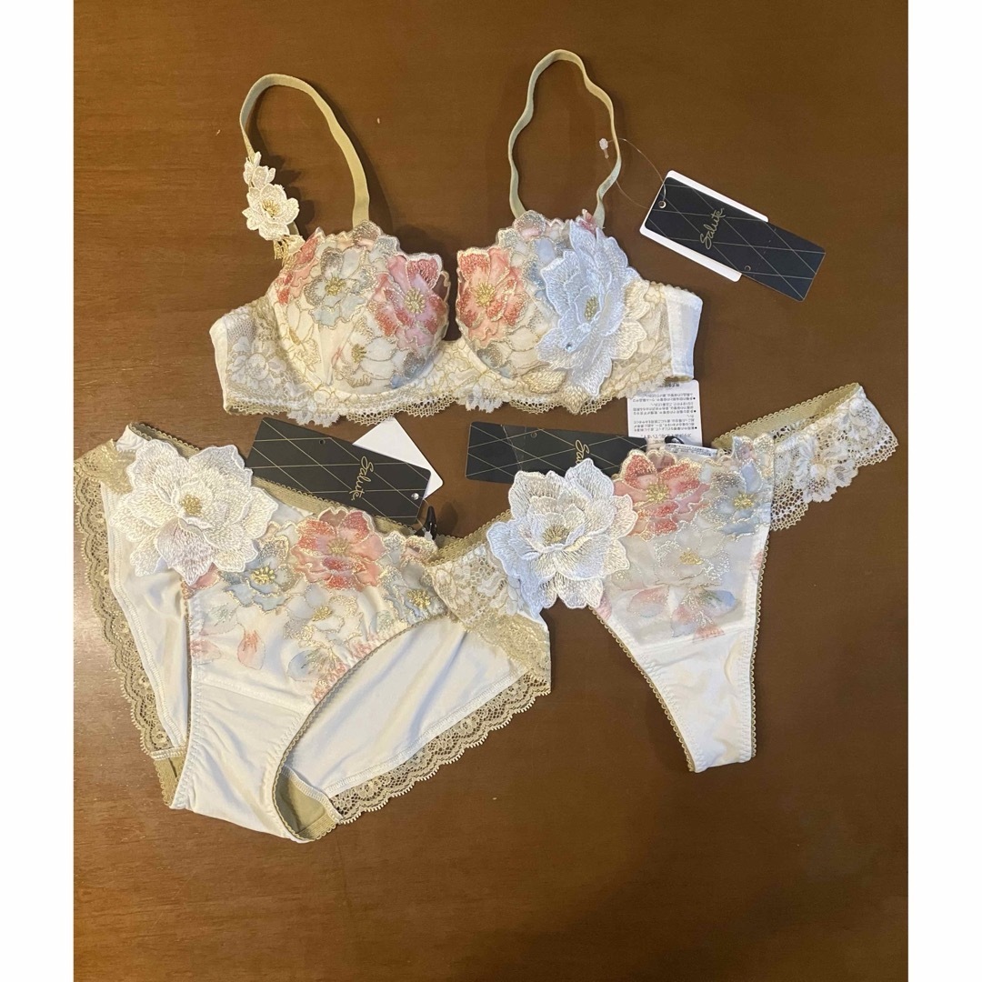 マリリンモンロー♡サルート♡新品♡ブラ♡ソング♡セット♡MかL マリリンモンロー♡サルート♡新品♡ブラ♡ソング♡セット♡MかL