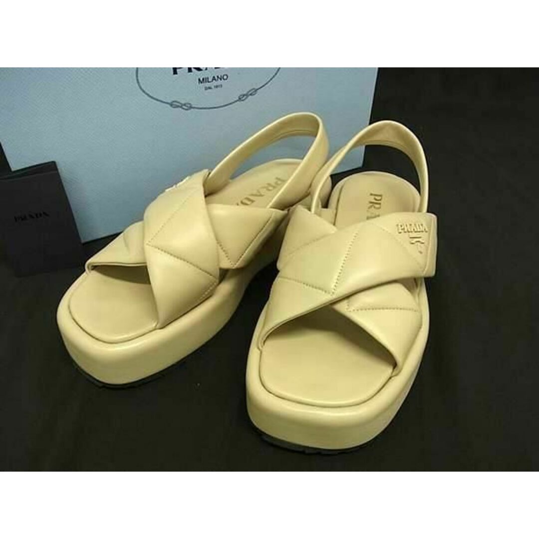 PRADA - □極美品□ PRADA プラダ レザー ソフトパデッド PRADA - □極美品□ PRADA プラダ レザー ソフトパデッド