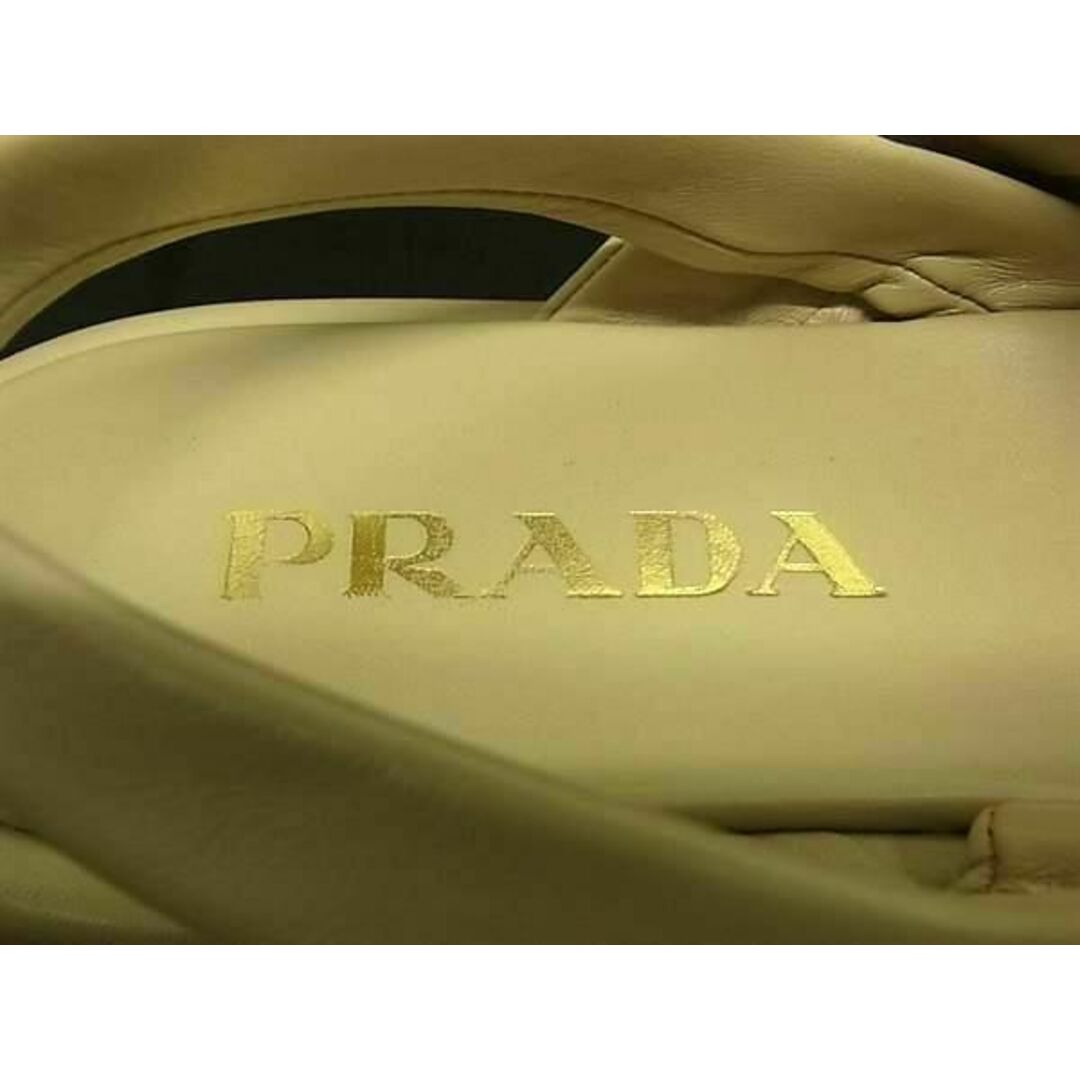 PRADA - □極美品□ PRADA プラダ レザー ソフトパデッド PRADA - □極美品□ PRADA プラダ レザー ソフトパデッド