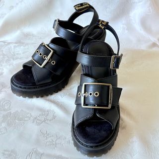 Dr.Martens(サンダル)のフリマアイテム一覧 Dr.Martens(サンダル)のフリマアイテム一覧