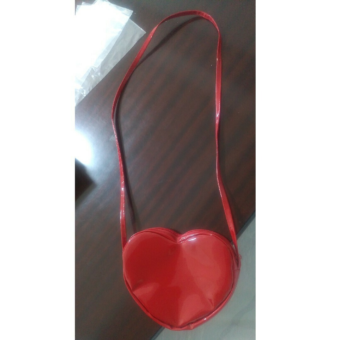 F i.n.t(フィント)の【福袋】【fint】【2個セット】　バッグ　ショルダーバッグ　ハート　ピンク　赤 レディースのバッグ(ショルダーバッグ)の商品写真