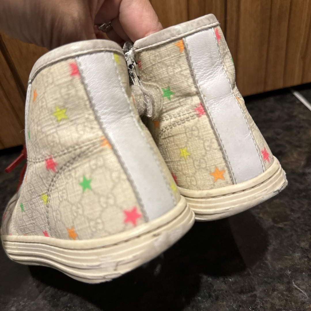 GUCCI - グッチ GUCCI キッズ スニーカー 18cmの通販 by GUCCI - グッチ GUCCI キッズ スニーカー 18cmの通販 by