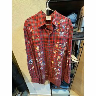 VETEMENTS - vetements ステッカーシャツの通販|ラクマ VETEMENTS - vetements ステッカーシャツの通販|ラクマ