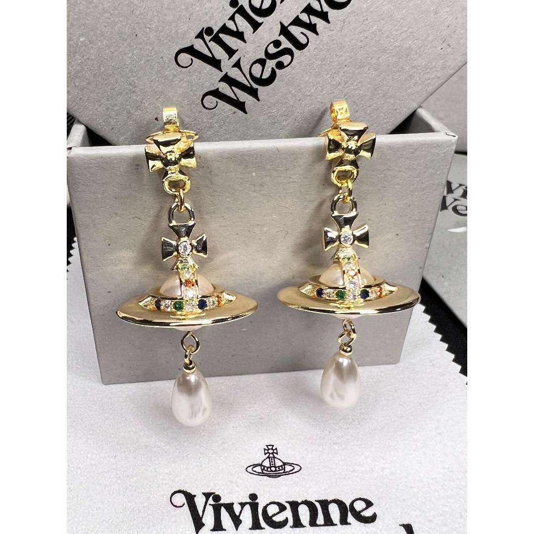Vivienne Westwood - ヴィヴィアンウエストウッド　セミロングオーブパールピアス