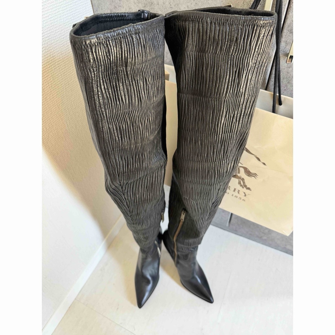 BURBERRY - Burberry 黒 レザー ニーハイブーツ 高ヒール ポイン BURBERRY - Burberry 黒 レザー ニーハイブーツ 高ヒール ポイン