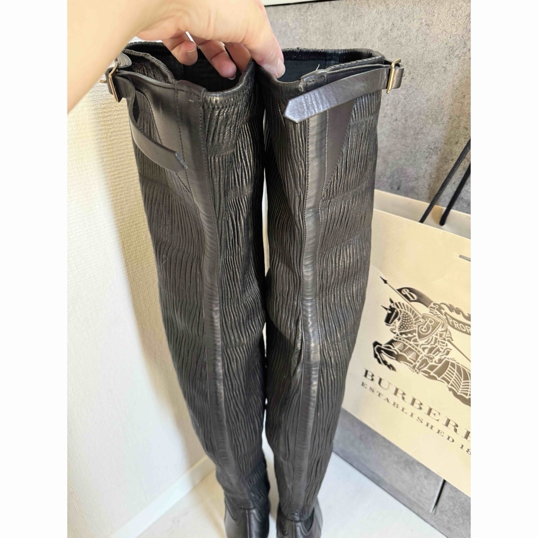 BURBERRY - Burberry 黒 レザー ニーハイブーツ 高ヒール ポイン BURBERRY - Burberry 黒 レザー ニーハイブーツ 高ヒール ポイン