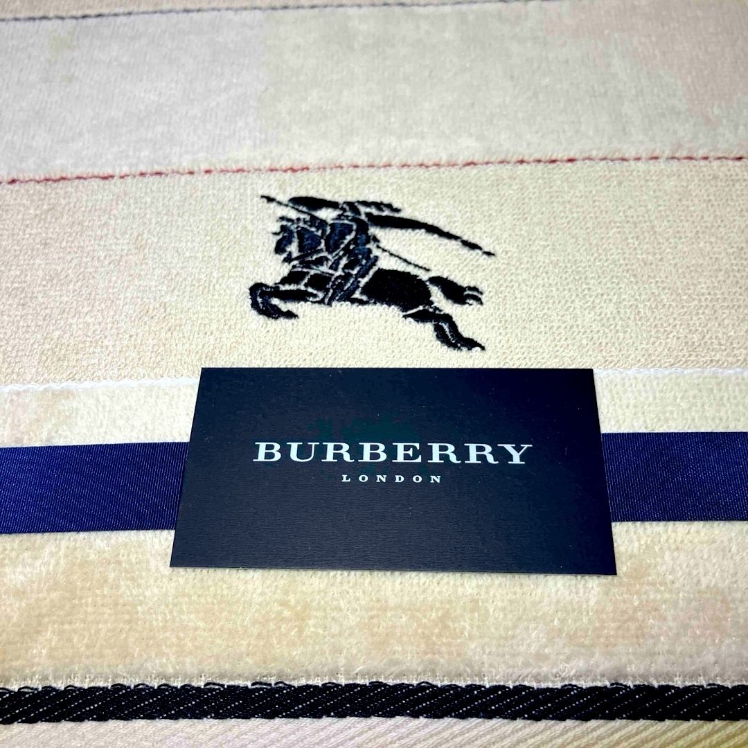 BURBERRY オールシーズン使えるタオルケット 新品未使用保管品 BURBERRY オールシーズン使えるタオルケット 新品未使用保管品