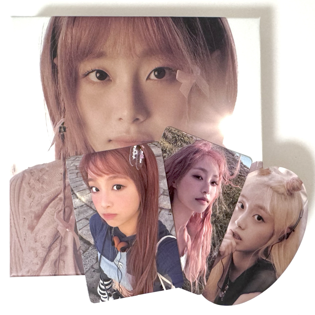 Chuu 「Howl」 韓国盤 アルバム本体 WIND ver. トレカ付き エンタメ/ホビーのCD(K-POP/アジア)の商品写真