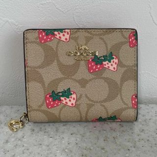コーチ(COACH)のCOACH / coach / 二つ折り財布 / イチゴ(財布)