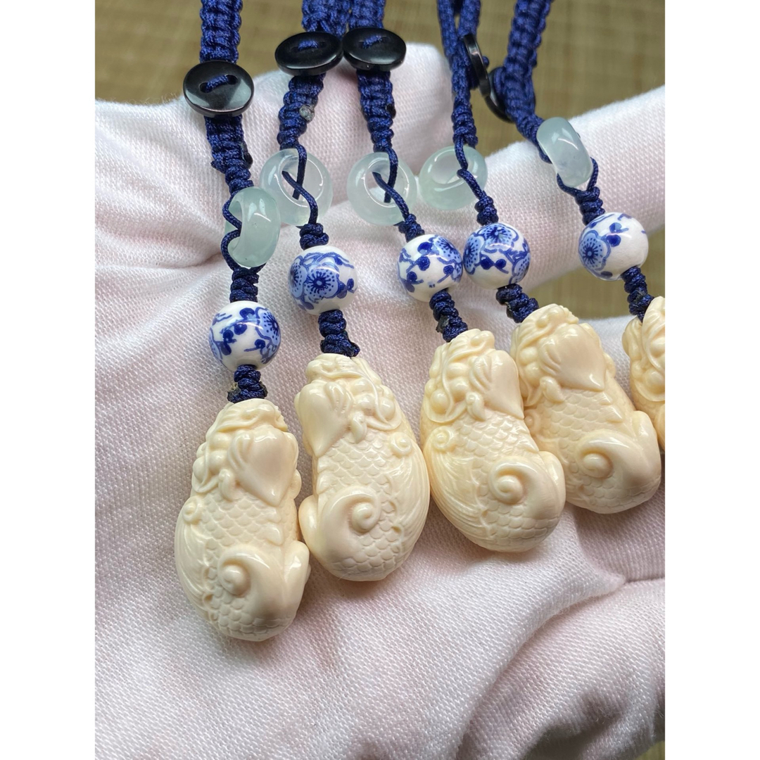 天然マンモス牙美しい手作り彫刻 龍魚 キーホルダー 天然マンモス牙美しい手作り彫刻 龍魚 キーホルダー