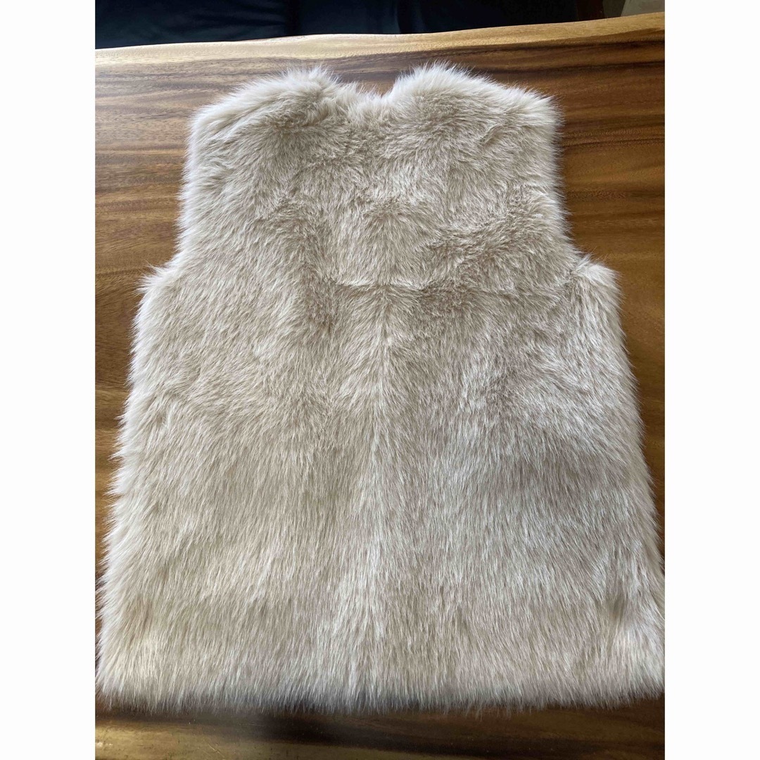 ZARA - 【新品】ZARA ファーベスト サイズ Mの通販 by ゆか's ZARA - 【新品】ZARA ファーベスト サイズ Mの通販 by ゆか's