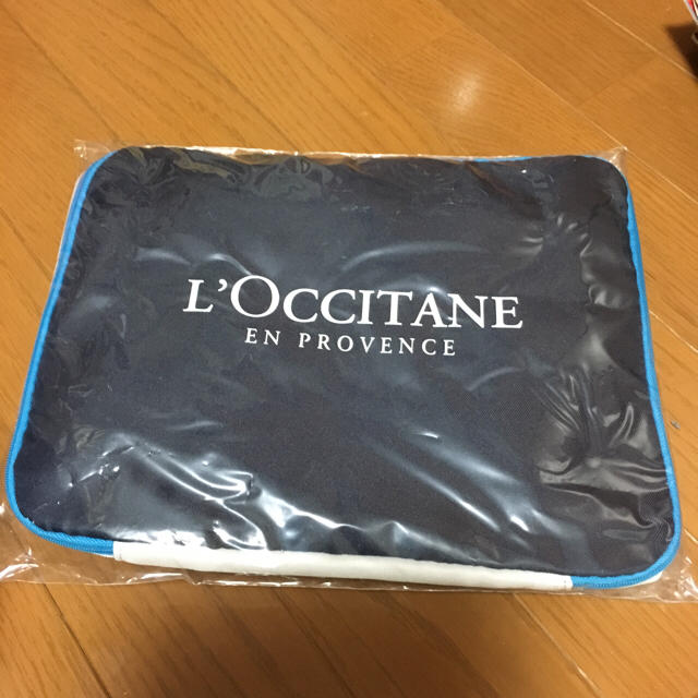 L'OCCITANE(ロクシタン)の値下げ  ロクシタン  大型ガーメントケース  インテリア/住まい/日用品の日用品/生活雑貨/旅行(旅行用品)の商品写真