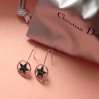 クリスチャンディオール(Christian Dior)のiku19tan様のディオール星ピアス☆(ピアス)