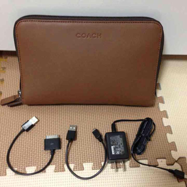 COACH(コーチ)のコーチ タブレットケース スマホ/家電/カメラのスマホアクセサリー(モバイルケース/カバー)の商品写真