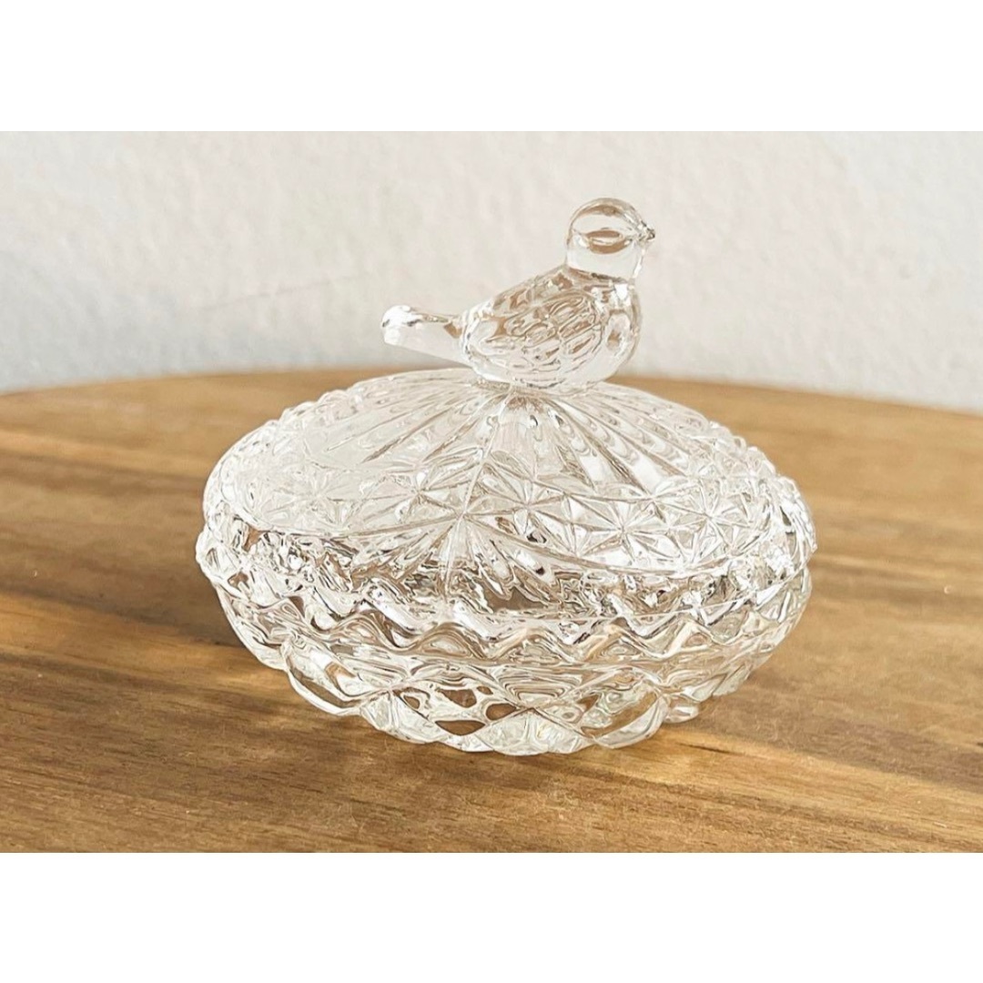 季節のおすすめ商品 新品】ガラスの小鳥の小物入れの通販 by hinano's shop｜ラクマ 工芸品