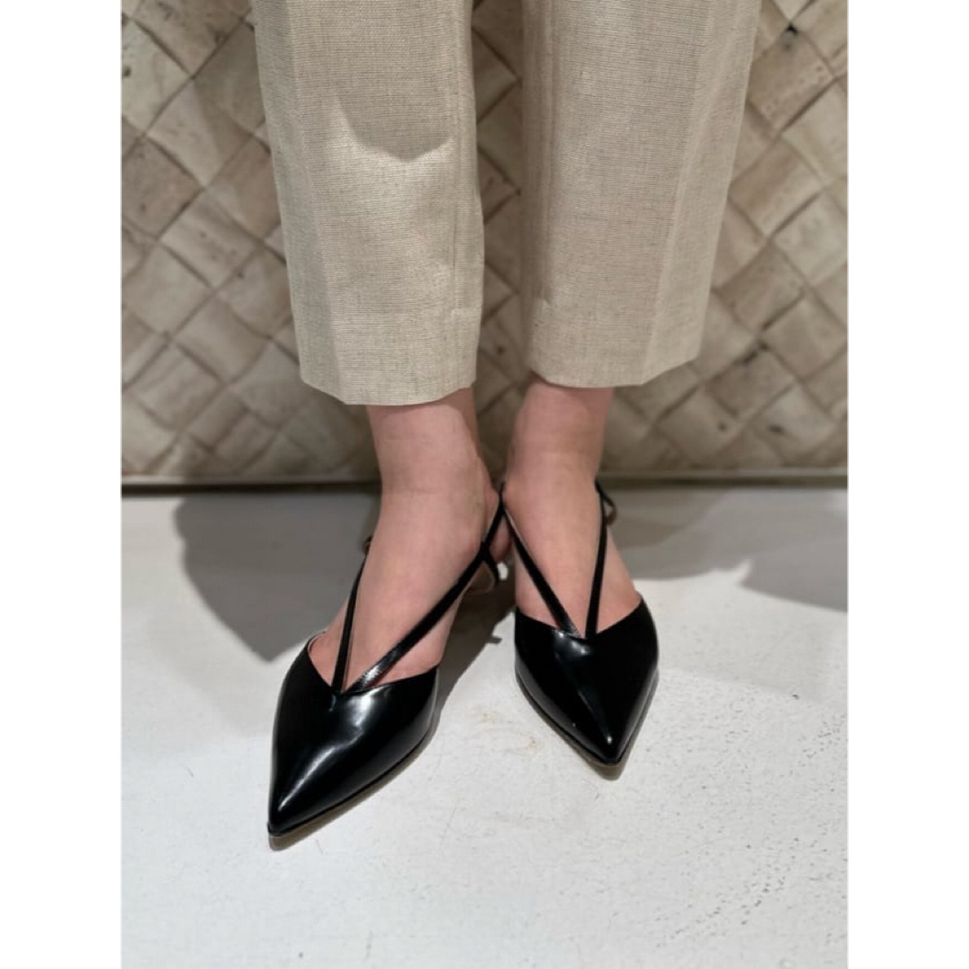 極美品 NEBULONI E. ネブローニ V STRAP HEEL 38サイズ 極美品 NEBULONI E. ネブローニ V STRAP HEEL 38サイズ