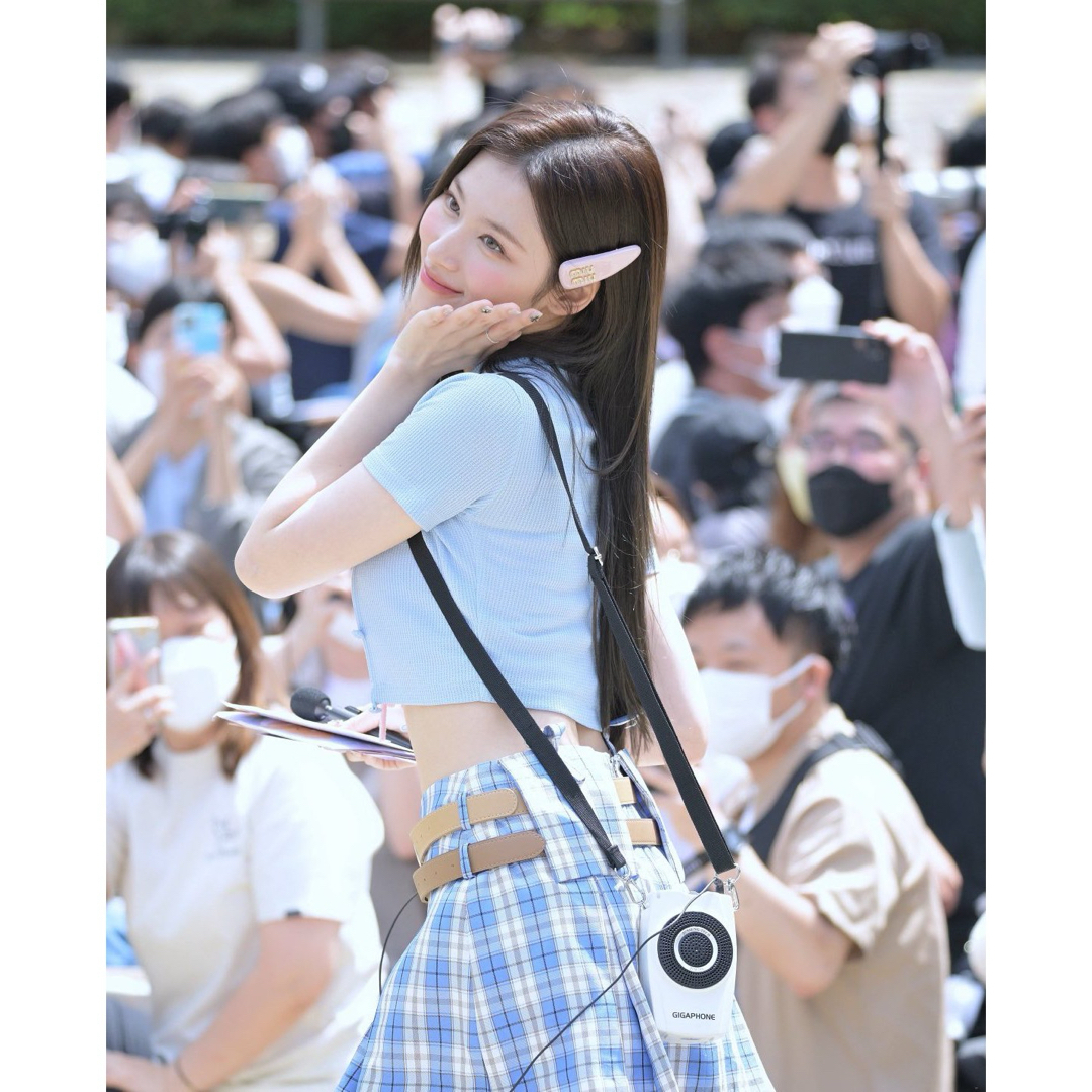 ミュウミュウ ヘアピン ブルー (ミュウミュウ Miu Miu MIUMIU ミュウミュウ ヘアピン ブルー (ミュウミュウ Miu Miu MIUMIU