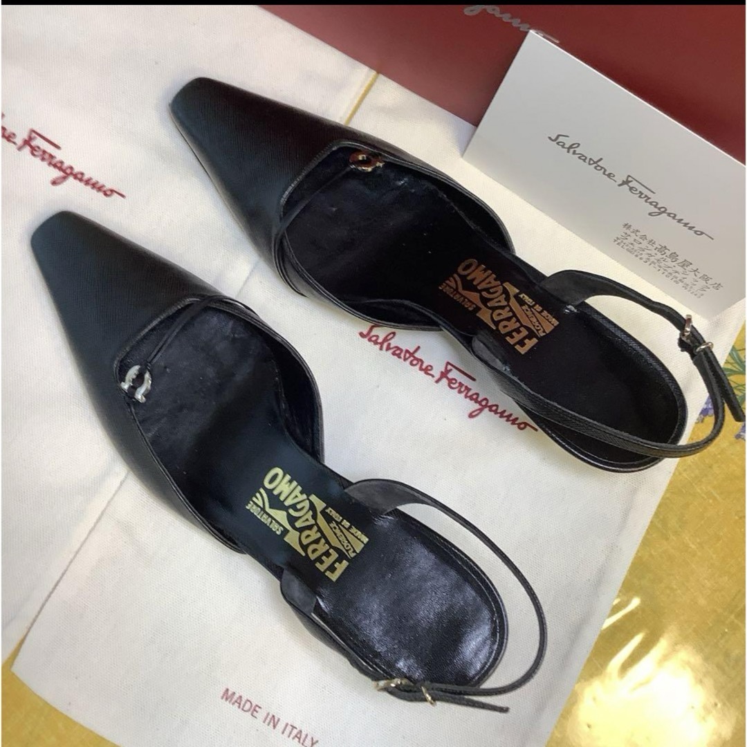 Salvatore Ferragamo - 新品同様!フェラガモ シルバーガンチーニ Salvatore Ferragamo - 新品同様!フェラガモ シルバーガンチーニ