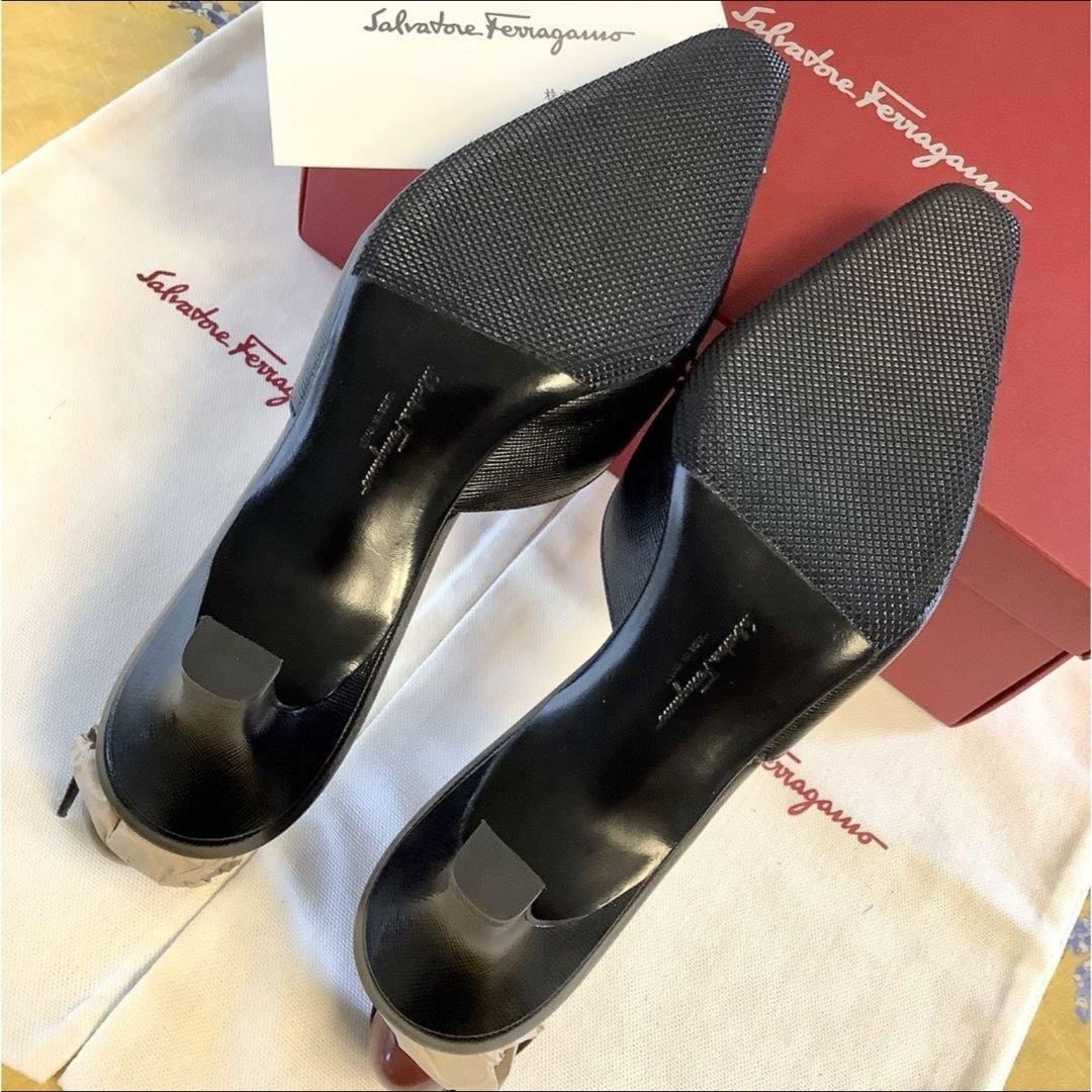 Salvatore Ferragamo - 新品同様!フェラガモ シルバーガンチーニ Salvatore Ferragamo - 新品同様!フェラガモ シルバーガンチーニ