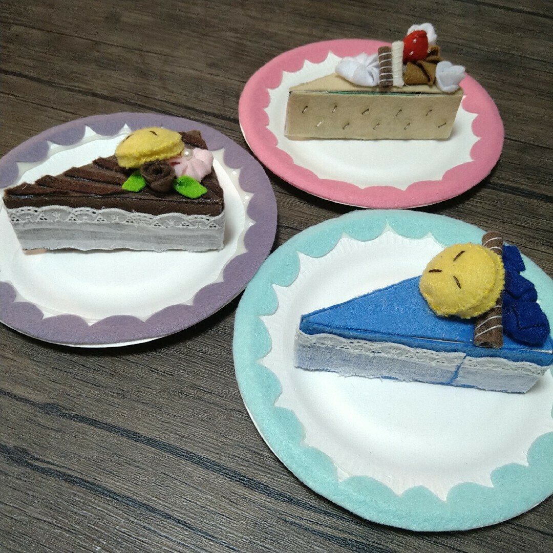 ハンドメイド フェルト ホール ケーキ ロールケーキ お皿付き ハンドメイド フェルト ホール ケーキ ロールケーキ お皿付き