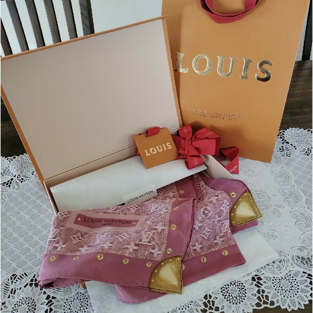 ほぼ新品 LOUIS VUITTON ルイヴィトン モノグラム ストール ほぼ新品 LOUIS VUITTON ルイヴィトン モノグラム ストール