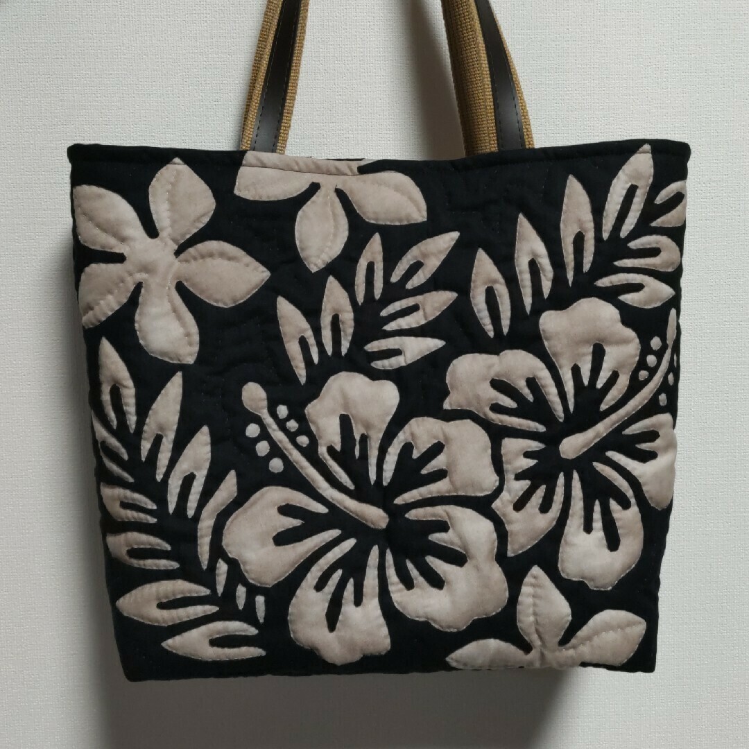 購入者が決まりました!ハンドメイド ハワイアンキルトバッグの 購入者が決まりました!ハンドメイド ハワイアンキルトバッグの