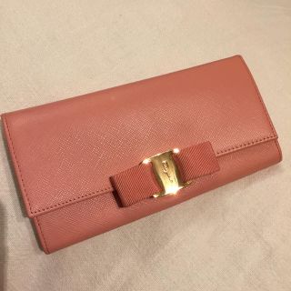 サルヴァトーレフェラガモ(Salvatore Ferragamo)のFerragamo フェラガモ ピンク リボン 財布(財布)