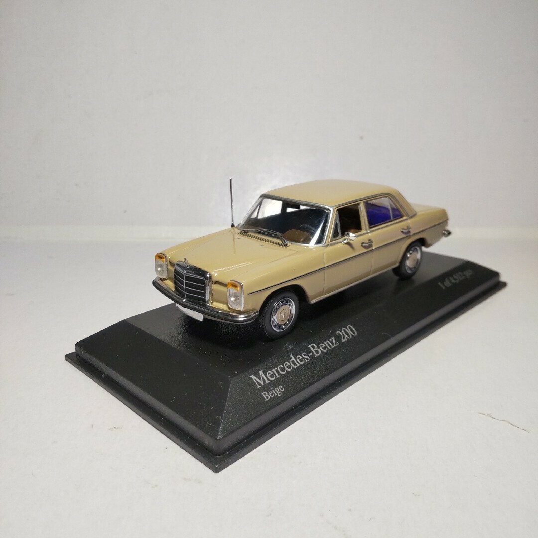 最愛 メルセデス ベンツ のりもの by 1/43の通販 ミニチャンプス 200 乗用車