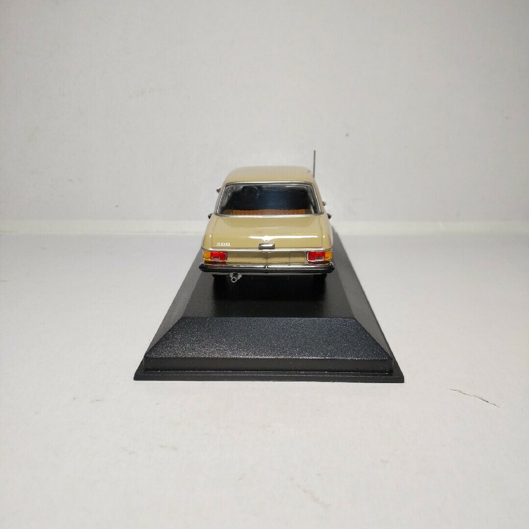 洋服通販 - 新作アイテムを メルセデス ベンツ 200 ミニチャンプス 1/43の通販 by のりもの 乗用車