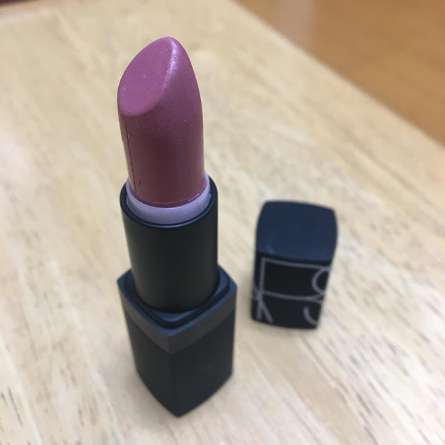 NARS(ナーズ)のNARS リップスティック 1050 コスメ/美容のベースメイク/化粧品(口紅)の商品写真