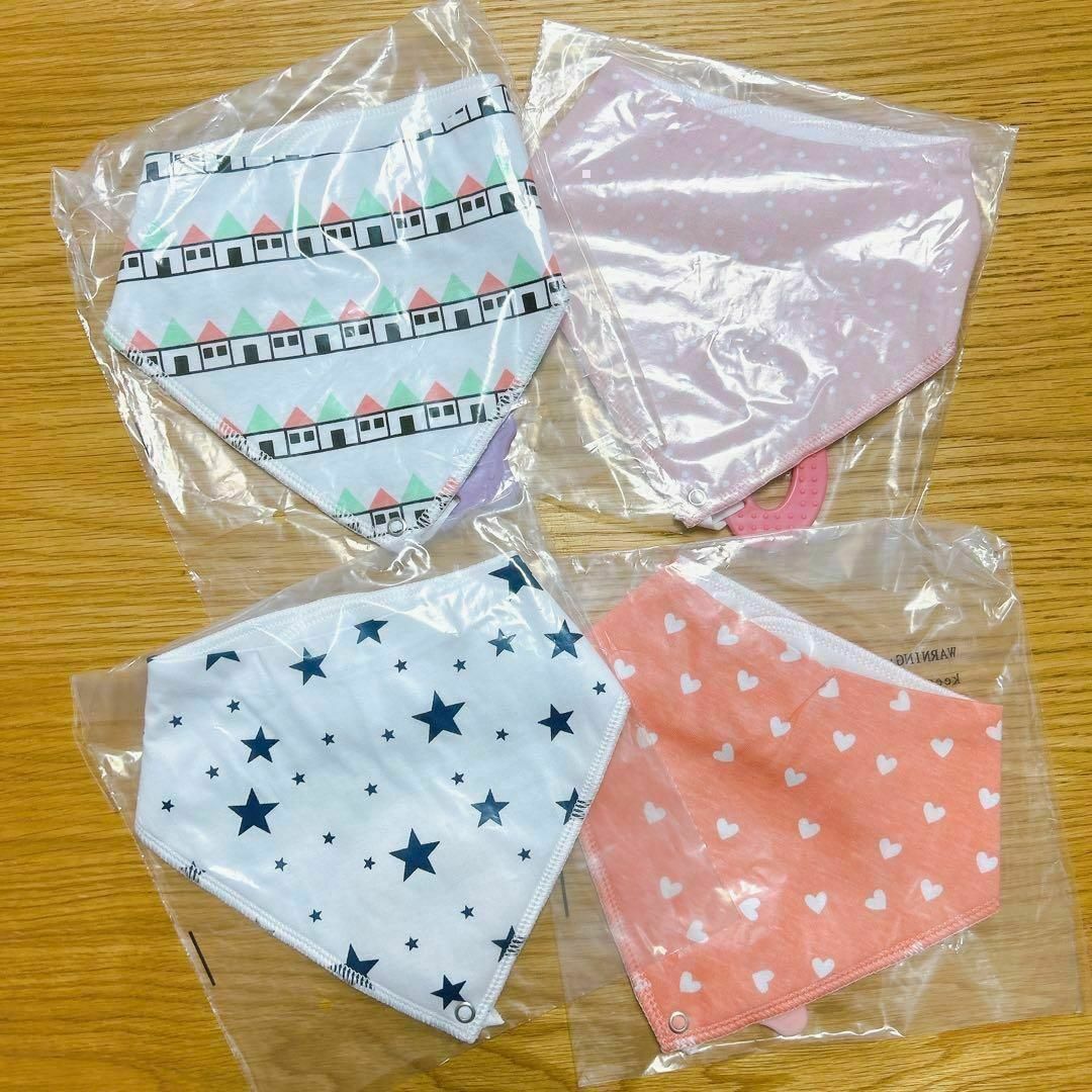 取り外し可能な歯固め付き　スタイ　4枚セット　女の子用　綿100% 入園準備　② キッズ/ベビー/マタニティのこども用ファッション小物(ベビースタイ/よだれかけ)の商品写真