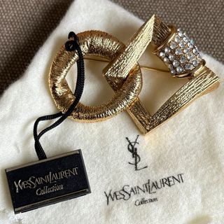 SAINT LAURENT(ブローチ/コサージュ)のフリマアイテム一覧 SAINT LAURENT(ブローチ/コサージュ)のフリマアイテム一覧