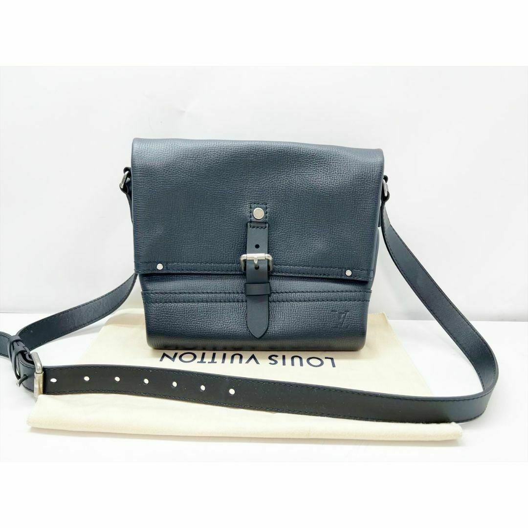 LOUIS VUITTON - 美品　ヴィトン　ユタ　キャニオン　メッセンジャーPM　ショルダーバッグ　バサルト