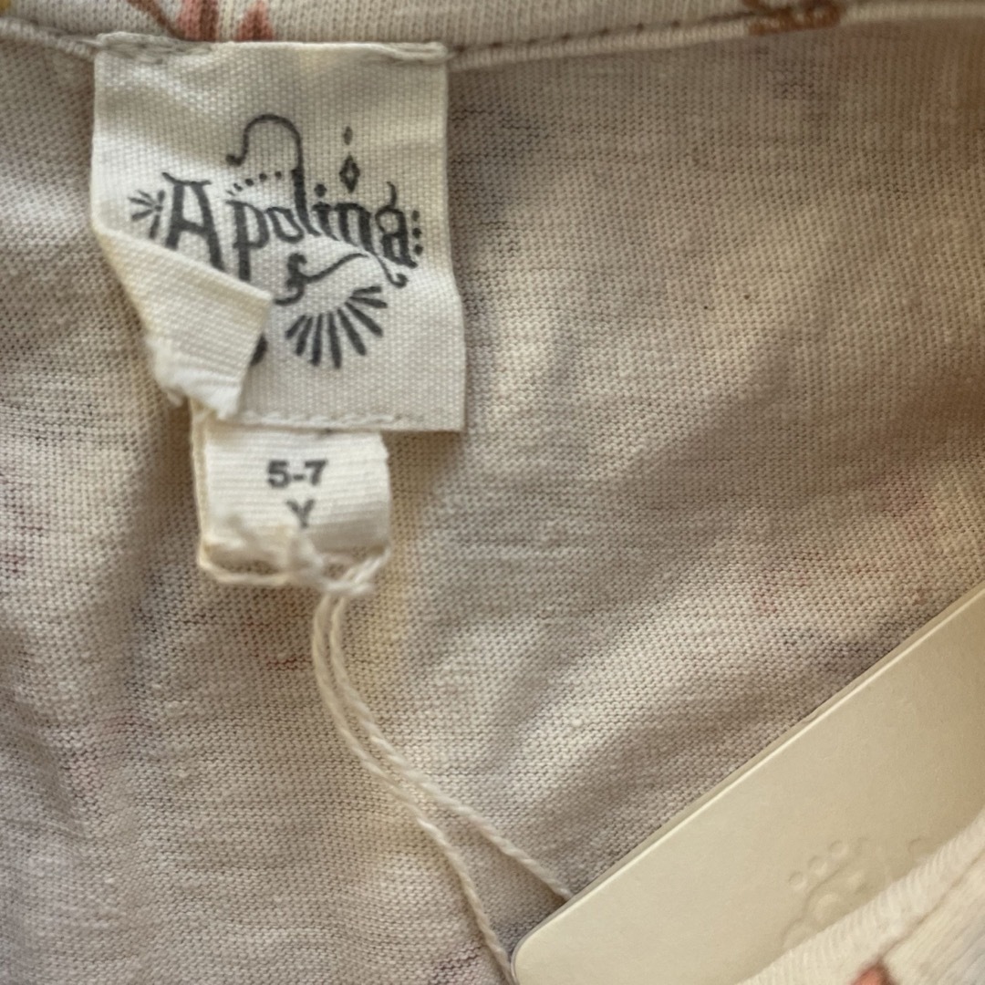 Apolina ワンピース 5-7y 新品未使用タグ付き ワンピース Apolina ワンピース 5-7y 新品未使用タグ付き ワンピース