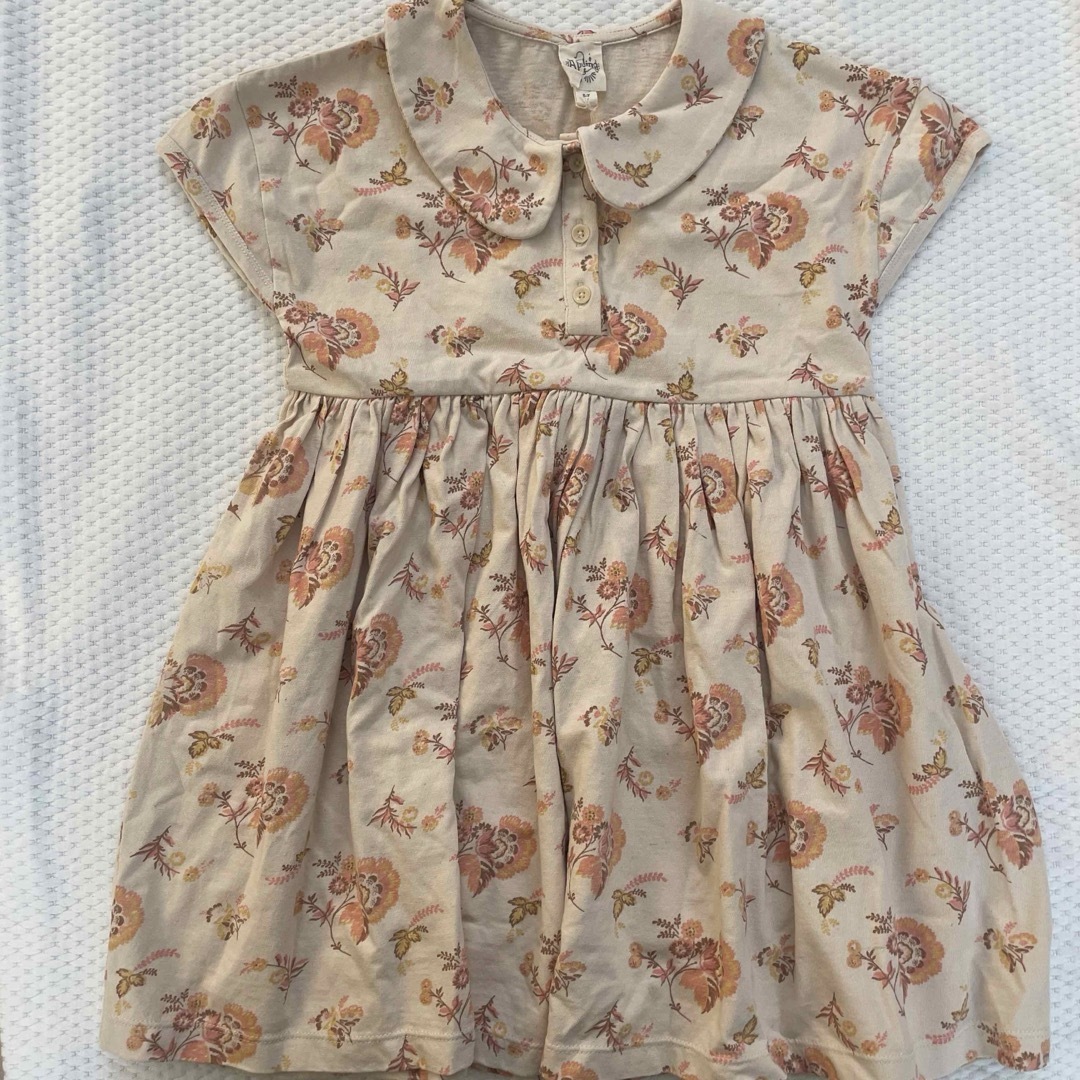 Apolina ワンピース 5-7y 新品未使用タグ付き ワンピース Apolina ワンピース 5-7y 新品未使用タグ付き ワンピース