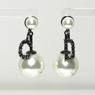 Christian Dior(ピアス ・ ブラック/黒色系)のフリマアイテム一覧 Christian Dior(ピアス ・ ブラック/黒色系)のフリマアイテム一覧
