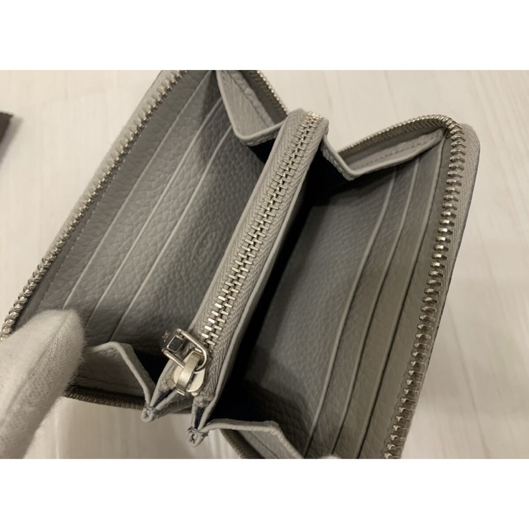 未使用 トッズ TODS 2つ折り財布 ラウンド ファスナー グレー 未使用 トッズ TODS 2つ折り財布 ラウンド ファスナー グレー