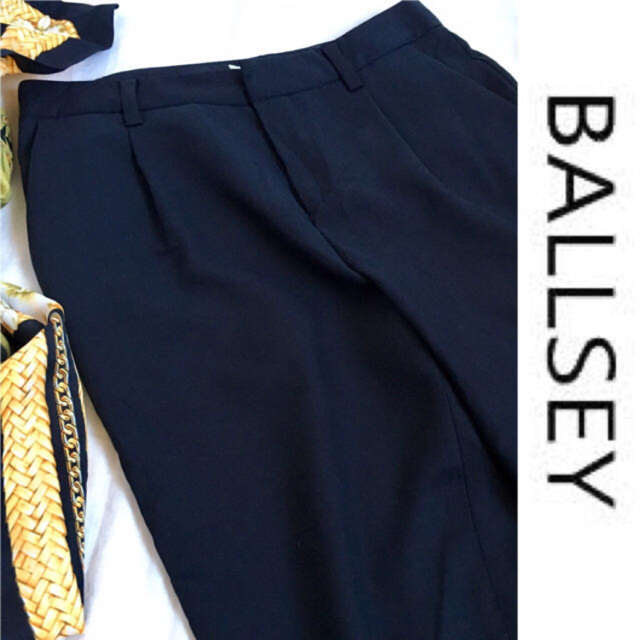 Ballsey(ボールジィ)のBALLSEY*ボールジー☆クロップドパンツ テーパードパンツ☆トゥモローランド レディースのパンツ(クロップドパンツ)の商品写真