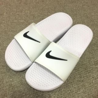 ナイキ(NIKE)のNIKE ベナッシ サンダル 🙈💕(サンダル)