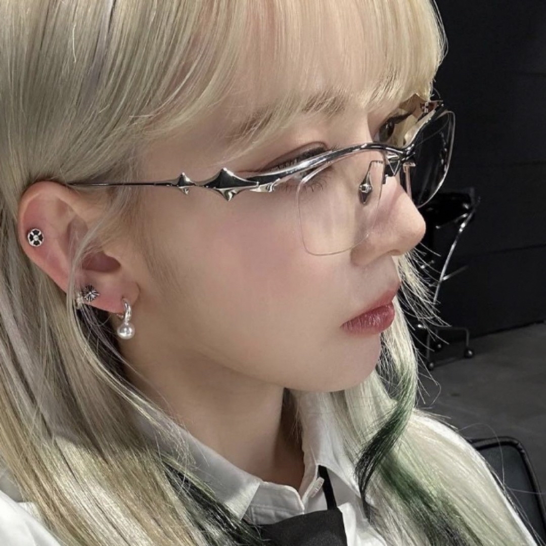 GENTLE MONSTER Kro 02 宮脇咲良着用の通販 by metm|ラクマ GENTLE MONSTER Kro 02 宮脇咲良着用の通販 by metm|ラクマ