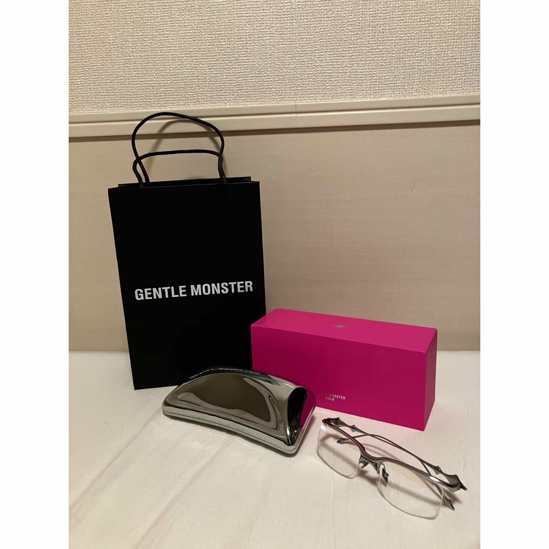 GENTLE MONSTER Kro 02 宮脇咲良着用の通販 by metm|ラクマ GENTLE MONSTER Kro 02 宮脇咲良着用の通販 by metm|ラクマ