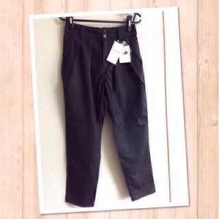 レイカズン(RayCassin)のタック入りクロップドパンツ(クロップドパンツ)