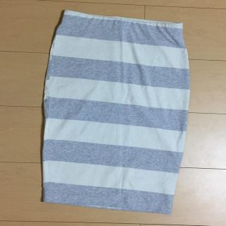 ザラ(ZARA)の【えり様専用】ZARA★新品・未使用のボーダーペンシルスカート♪膝丈です！(ひざ丈スカート)