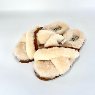 アグ(UGG)の【新品未使用】UGG ABELA アベラ スリッパ サンダル 茶 白 23.0(サンダル)