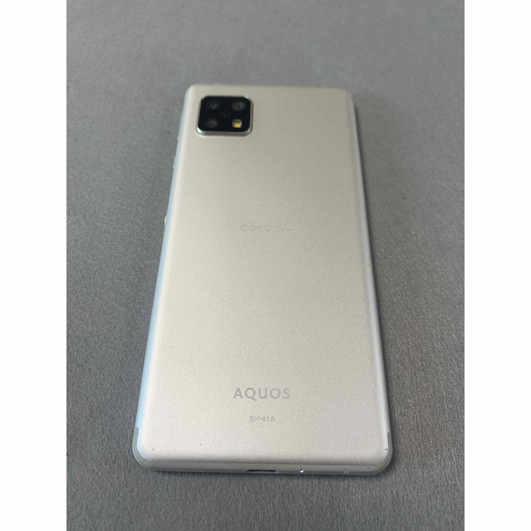 美品 simフリー AQUOS sense4 SH-41A 64GB シルバー色 美品 simフリー AQUOS sense4 SH-41A 64GB シルバー色